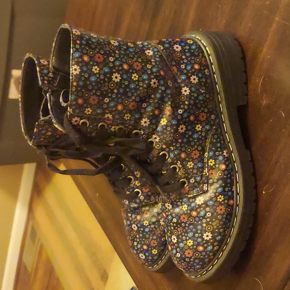Women's Dr. Scholl's Floral Combat Style Boots - Picture 3 of 6